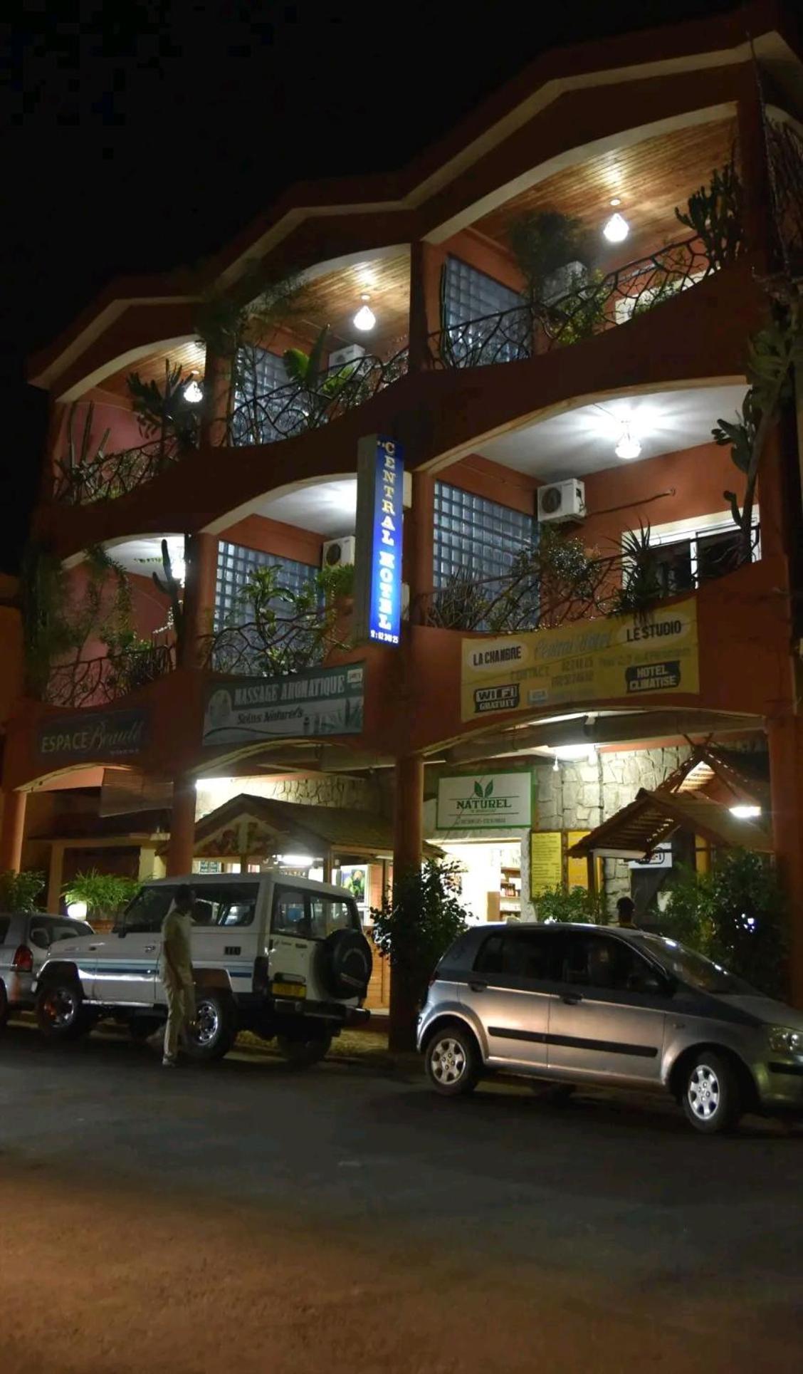 Central Hotel Antsiranana ภายนอก รูปภาพ